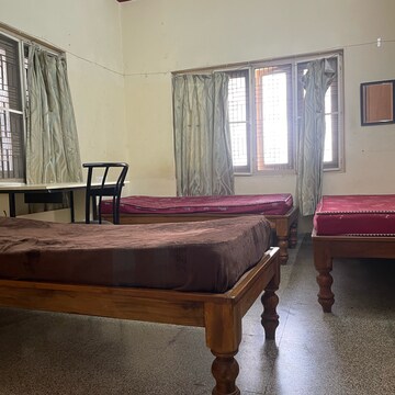  Pg For Rent in Shanthi Nagar