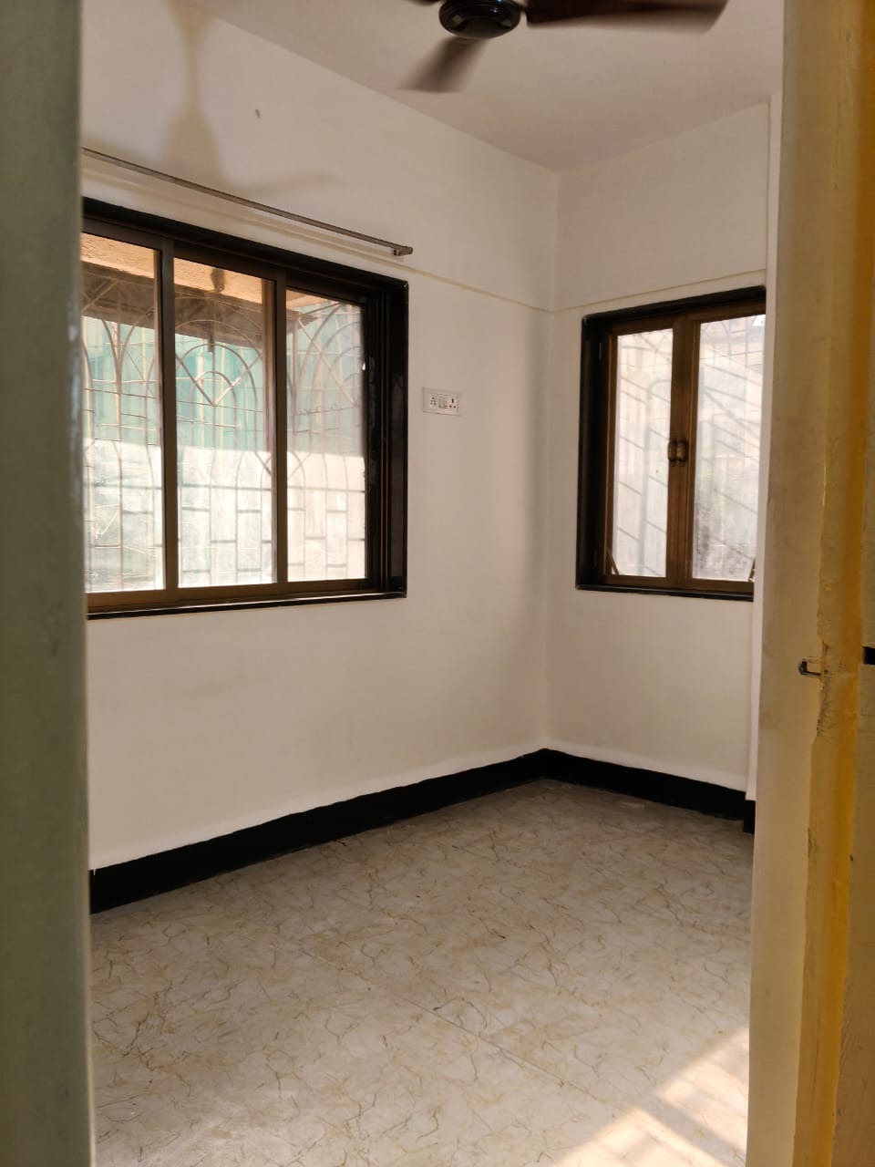 1 BHK + Study Room 450 Sq.Ft. Apartment in Pradnya Apartment Vakola
