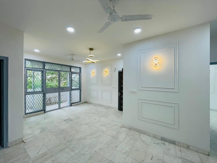 Room, ss-southend-floors 3 Bedroom 240 Sq.Ft. Builder Floor In South City 2 Gurgaon 8608222