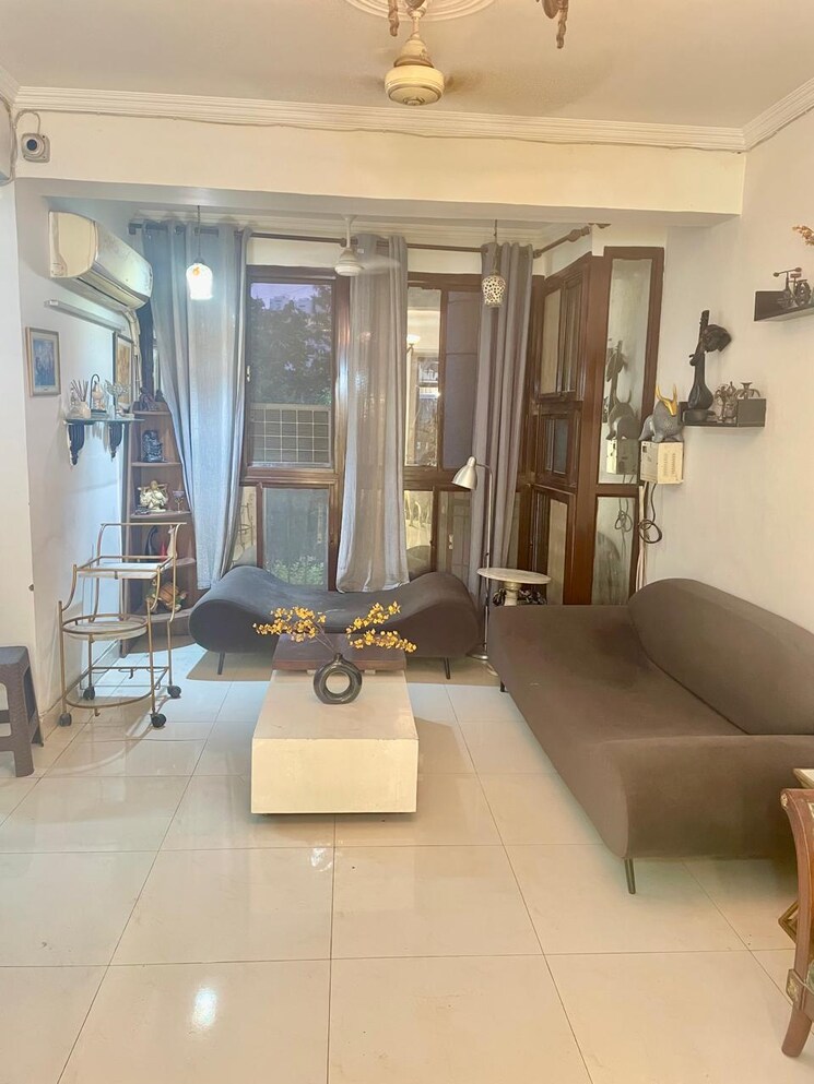 Living Room, devindar-vihar 4 Bedroom 1800 Sq.Ft. Apartment In Sector 56 Gurgaon 8608225