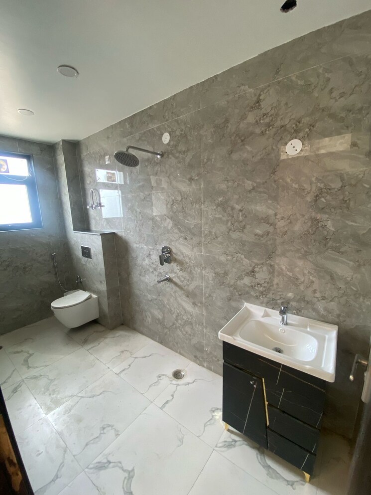 Bathroom, sector 9 3 Bedroom 2250 Sq.Ft. Builder Floor In Sector 9 Gurgaon 8608230
