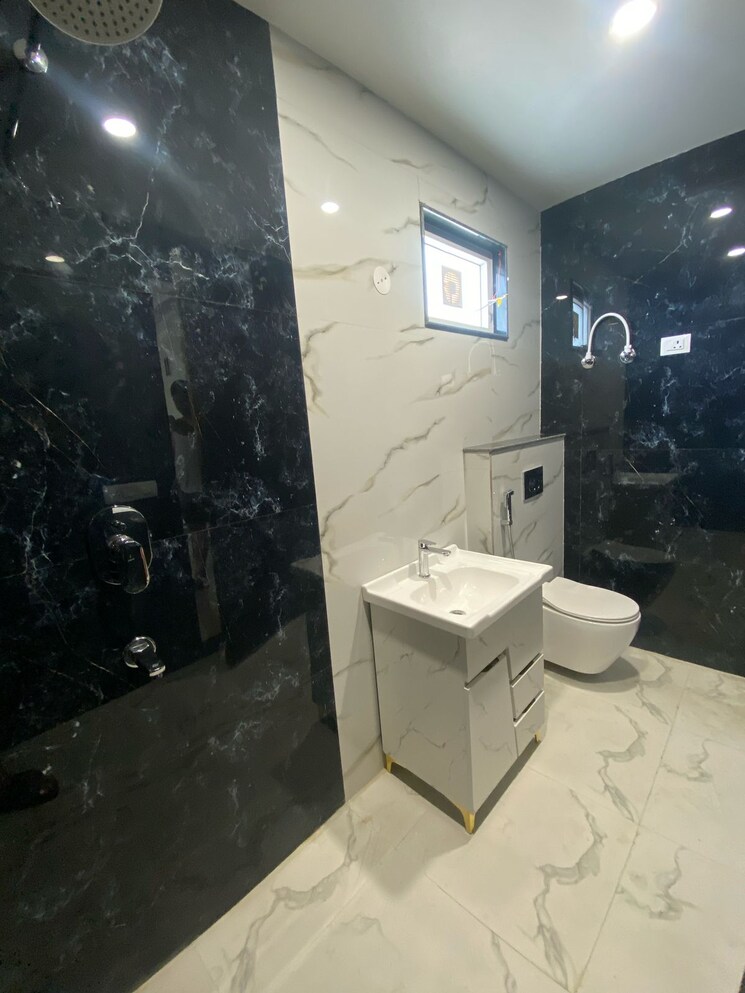 Bathroom, sector 9 3 Bedroom 2250 Sq.Ft. Builder Floor In Sector 9 Gurgaon 8608230