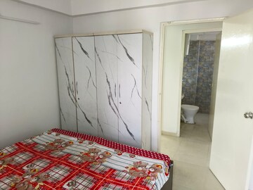 Room in 2 BHK Apartment at Corona Optus, Sector 37c – for Rent