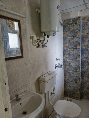 Bathroom in 2 BHK Apartment at Corona Optus, Sector 37c – for Rent