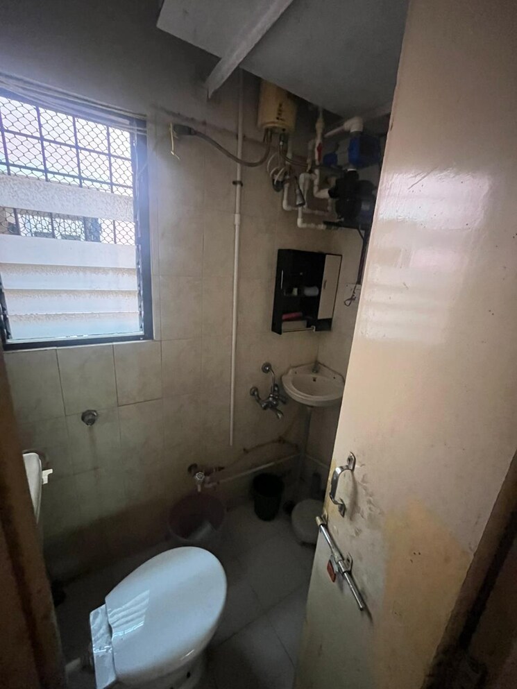 Bathroom, galaxy-apartments-kondhwa 2 Bedroom 900 Sq.Ft. Apartment In Kondhwa Pune 8608248