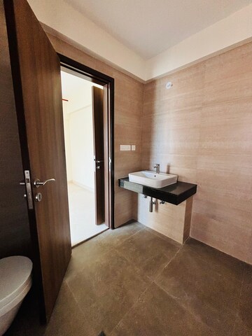 Room in 2 BHK Apartment at K Raheja Ascencio, Chandivali – for Rent