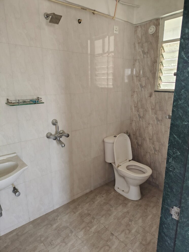 Bathroom, surana-park-marina 2 Bedroom 1100 Sq.Ft. Apartment In Baner Pune 8608265