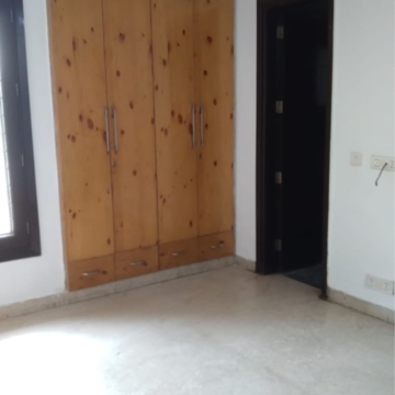 Room in 3 BHK Builder Floor at Saket – for Rent