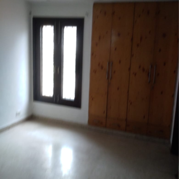 Room in 3 BHK Builder Floor at Saket – for Rent