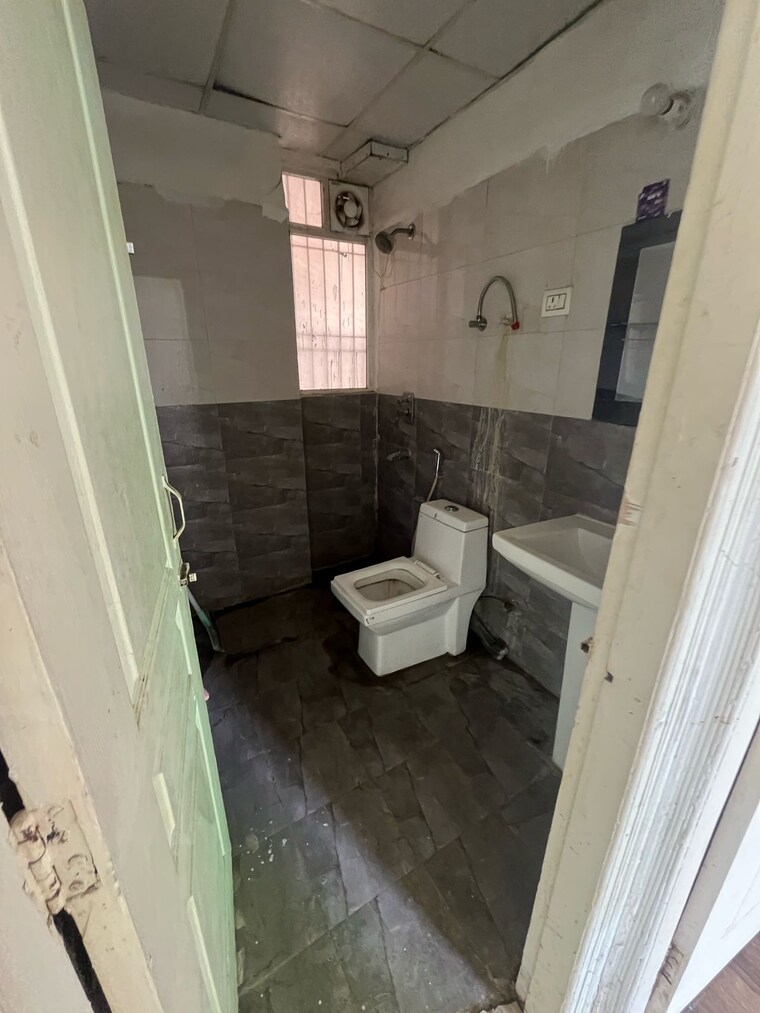 Bathroom, migsun-ultimo 3.5 Bedroom 1595 Sq.Ft. Apartment In Omicron Iii Greater Noida Greater Noida 8608295