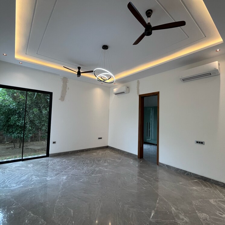 Room, dera mandi 5 Bedroom 43500 Sq.Ft. Villa In Dera Mandi Delhi 8608373