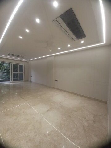 Room in 3 BHK Builder Floor at Shivalik Colony – for Rent