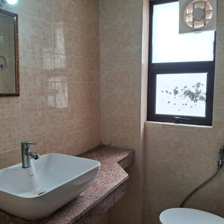 Bathroom, logix-blossom-county 2 Bedroom 990 Sq.Ft. Apartment In Sector 137 Noida 8608391