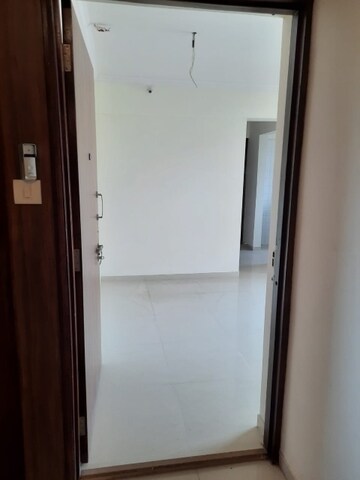 Room in 1 BHK Apartment at Raunak Heights, Ghodbunder Road – for Rent