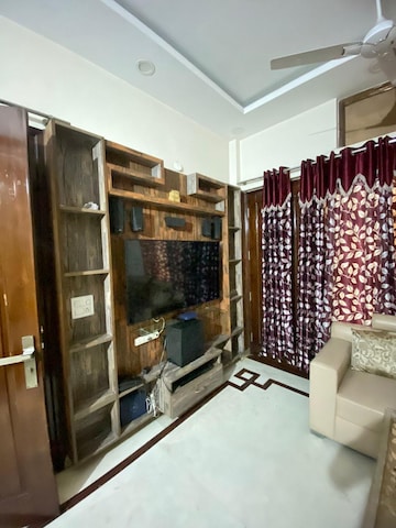 Living Room in 2.5 BHK Builder Floor at RWA Apartments Sector 47, Sector 47 – for Rent