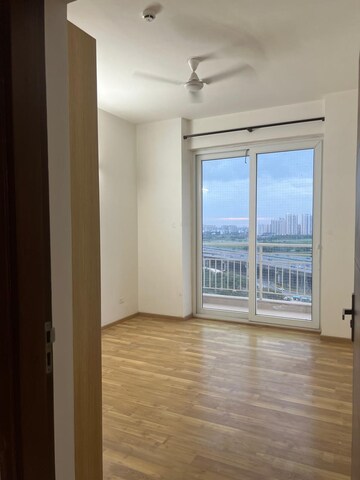 2 BHK Apartment For Rent in Suncity Avenue 102, Sector 102