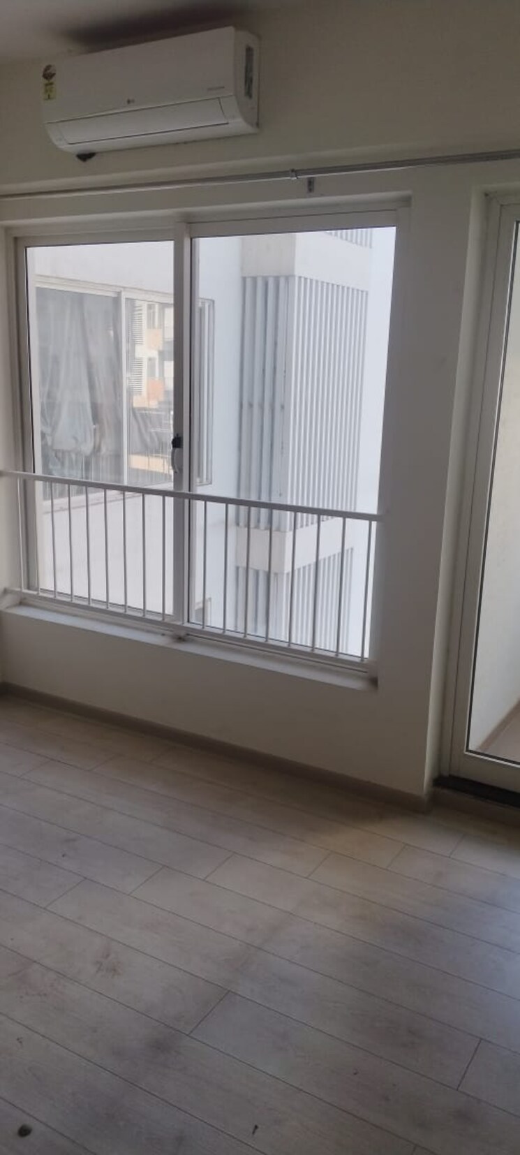 Balcony, suncity-avenue-102 2 Bedroom 605 Sq.Ft. Apartment In Sector 102 Gurgaon 8608639