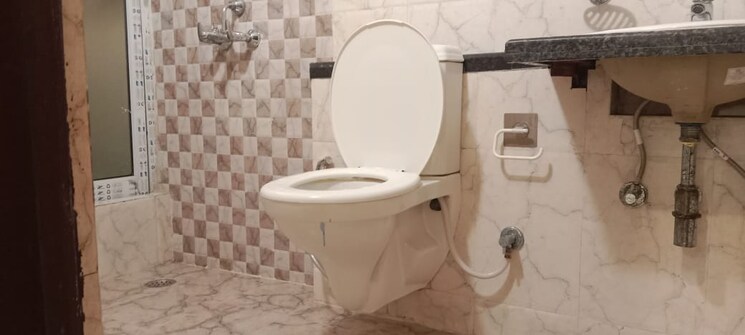 Bathroom, mahagun-mirabella 2 Bedroom 1400 Sq.Ft. Apartment In Sector 79 Noida 8608668