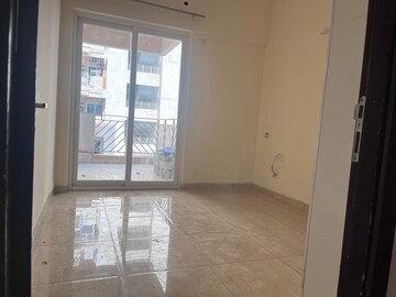 Room in 3 BHK Apartment at Gaur Sportswood, Sector 79 – for Rent