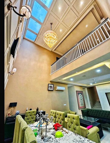 Furnished Amenities in 5 BHK Independent House at Vaishali Nagar – for Sale