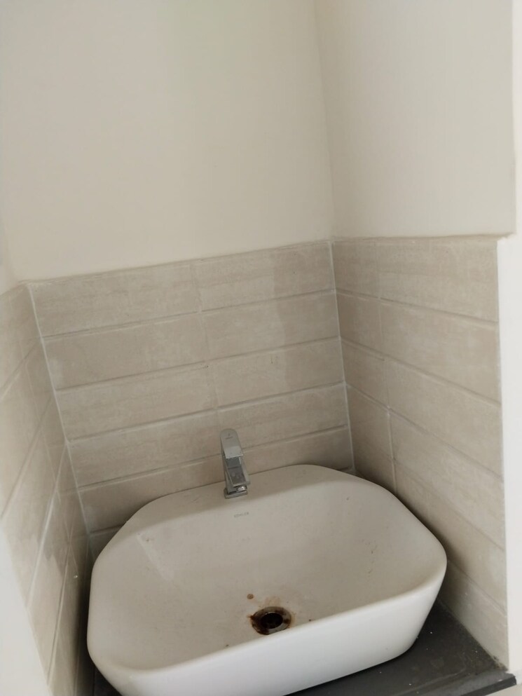 Bathroom, kohinoor-presidentia 2 Bedroom 1040 Sq.Ft. Apartment In Sopan Baug Pune 8608719