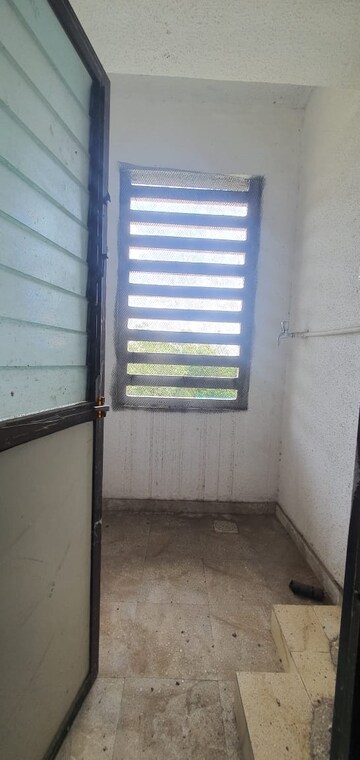 Room in 3 BHK Apartment at Parsik Nagar – for Sale