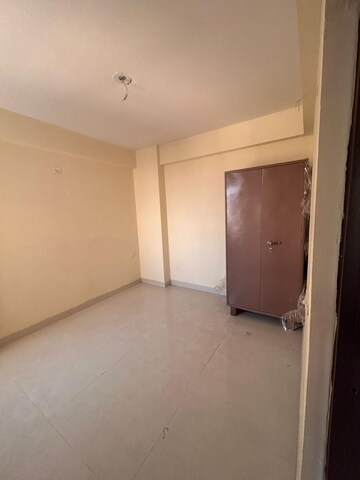 Room in 2 BHK Apartment at Mehak Jeevan, Raj Nagar Extension – for Rent