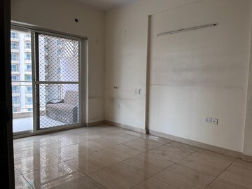 Room in 3 BHK Apartment at Gaur Sportswood, Sector 79 – for Rent