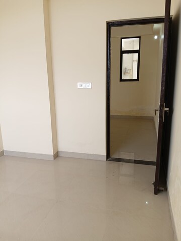 Room in 2 BHK Independent House at Gomti Nagar – for Rent