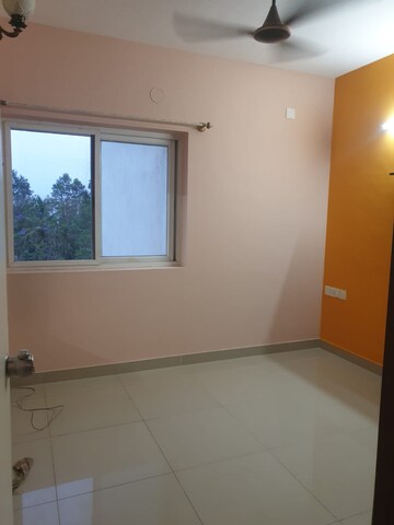 Room in 3 BHK Apartment at Mantri Webcity, Hennur – for Rent