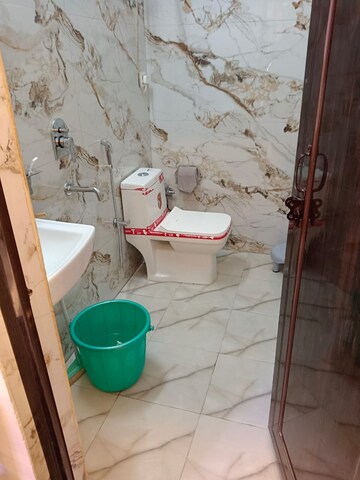 Bathroom in Studio Builder Floor at Lajpat Nagar 4 – for Rent