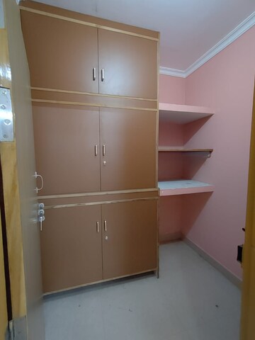 Furnished Amenities in 2 BHK Apartment at Gomti Nagar – for Rent