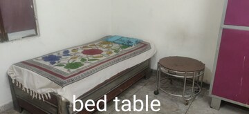 Bedroom in 2 BHK Apartment at Gomti Nagar – for Rent