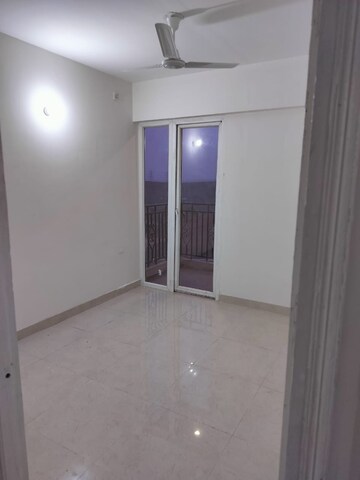 1 BHK Apartment For Rent in Signature Global Golf Greens, Sector 79