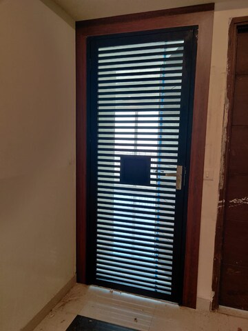 Bathroom in 3 BHK Apartment at Mahagun Mirabella, Sector 79 – for Rent