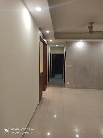 Furnished Amenities in 3 BHK Apartment at Mahagun Mirabella, Sector 79 – for Rent