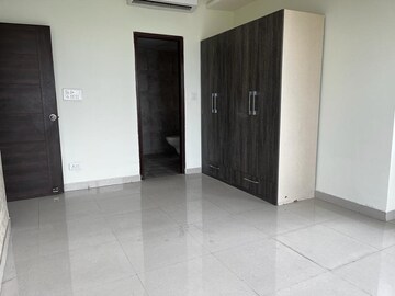 Room in 3 BHK Apartment at Mahagun Mirabella, Sector 79 – for Rent