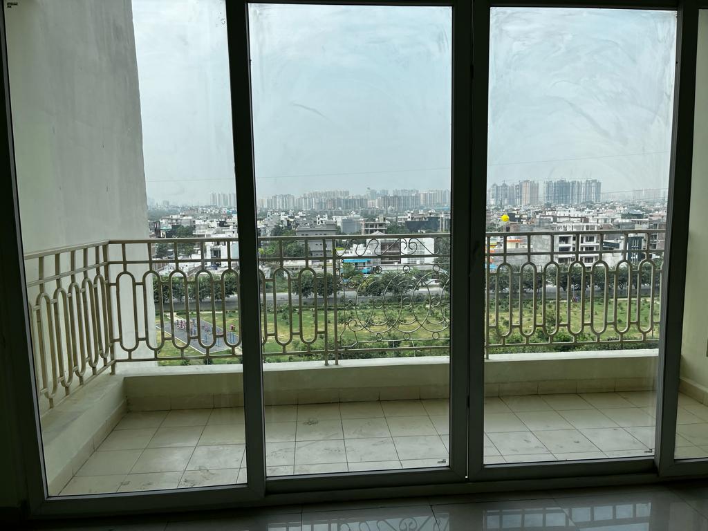 3 BHK Apartment For Rent in Mahagun Mirabella