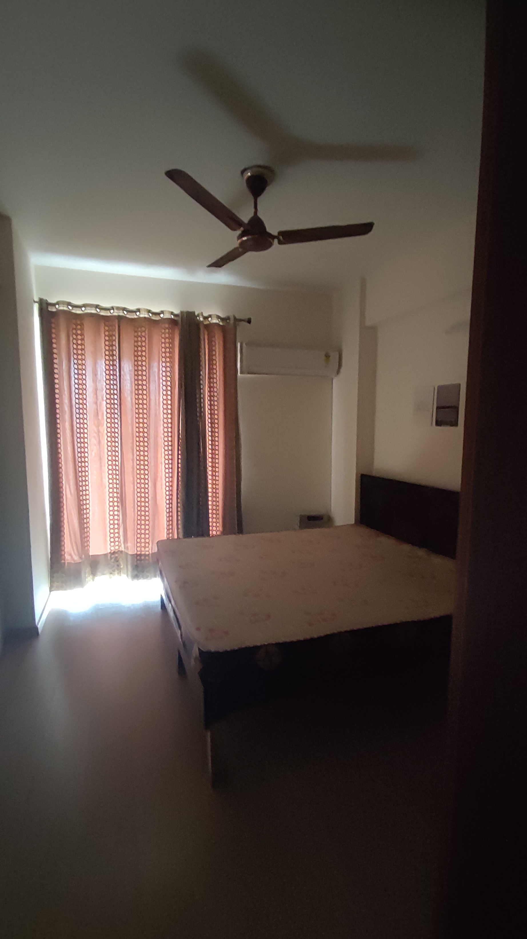 3.5 BHK + Pooja Room,Servant Room Apartment For Rent in DLF Express Greens