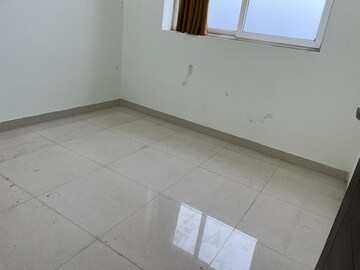 Room in 2 BHK Apartment at Mahagun Mirabella, Sector 79 – for Rent