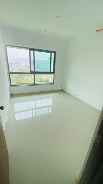 2 BHK Apartment For Rent in Kalpataru Immensa C, Kolshet Road