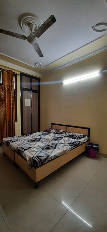 Bedroom in 2 BHK Apartment at Vatika Kunj, Bhondsi – for Rent
