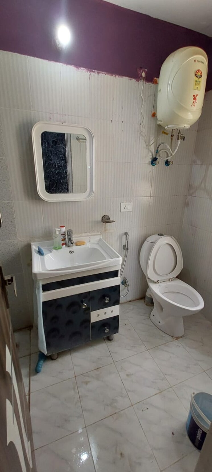 Bathroom, hero-homes-phase-2 2.5 Bedroom 1111 Sq.Ft. Apartment In Sector 104 Gurgaon 8609035