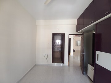 Room in 3 BHK Apartment at Kondapur – for Sale