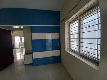 Room in 3 BHK Apartment at Kondapur – for Sale
