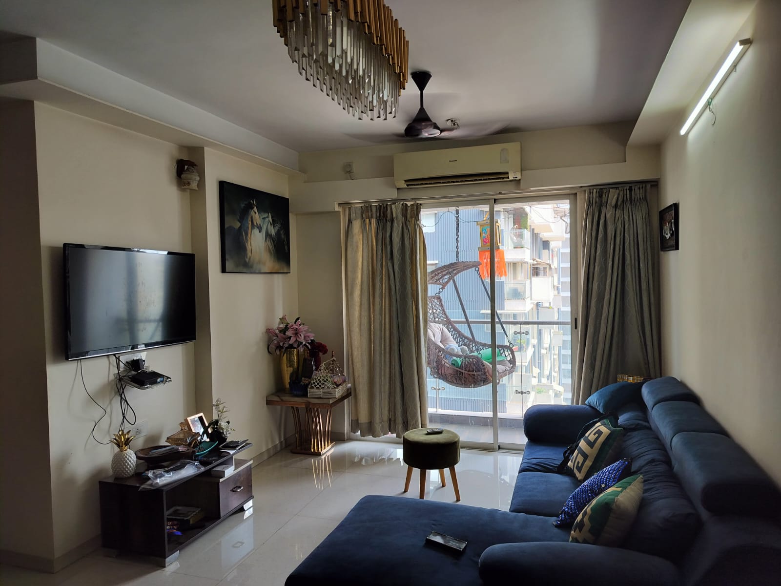 2 BHK 711 Sq.Ft. Apartment in Courtyard by Narang Realty and The Wadhwa Group