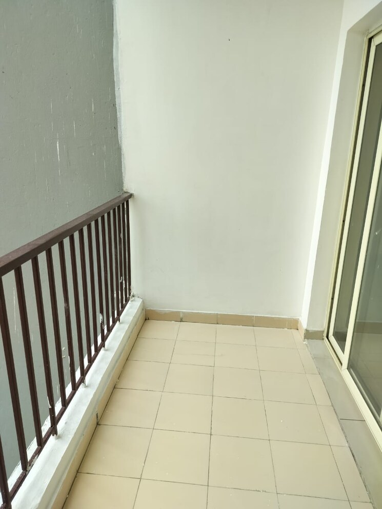 Balcony, ajnara-homes 2 Bedroom 925 Sq.Ft. Apartment In Sector 16b Greater Noida Greater Noida 8609121