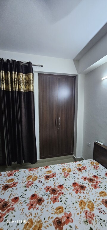 Bedroom in 2 BHK Apartment at Supertech Cape Town, Sector 74 – for Rent