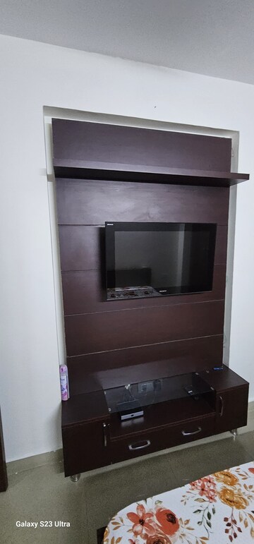 Furnished Amenities in 2 BHK Apartment at Supertech Cape Town, Sector 74 – for Rent