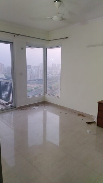 Room in 3.5 BHK Apartment at Alphacorp Gurgaon One 84, Sector 84 – for Rent
